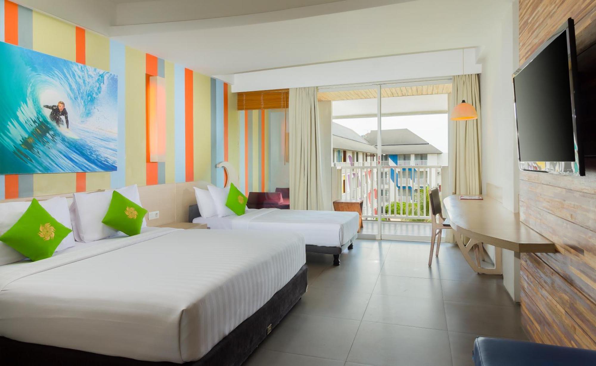 Bliss Surfer Hotel By Tritama Hospitality Легіан Екстер'єр фото