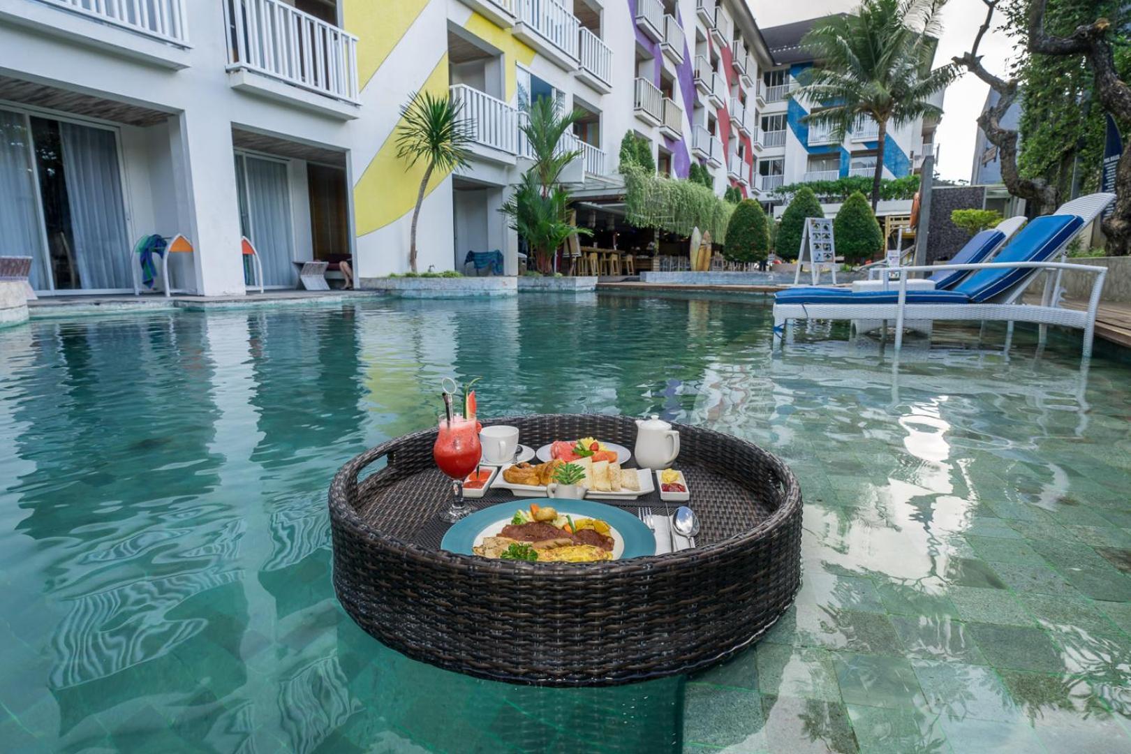 Bliss Surfer Hotel By Tritama Hospitality Легіан Екстер'єр фото